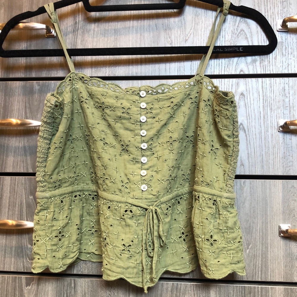 Aerie top
